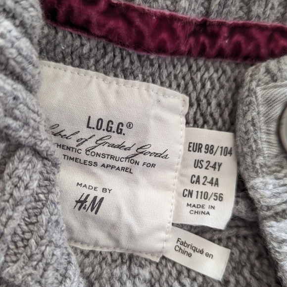 5/$20👶 Cable knit poncho (grey, 2-4T) - Picture 3 of 3